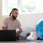 Psicoterapia online para equilibrar vida laboral y personal: cuidar tu salud mental sin salir de casa